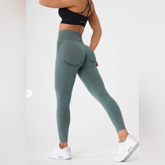 NVGTN Forest Green Contour Seamless Leggings
Size Medium - Picture 4 of 7